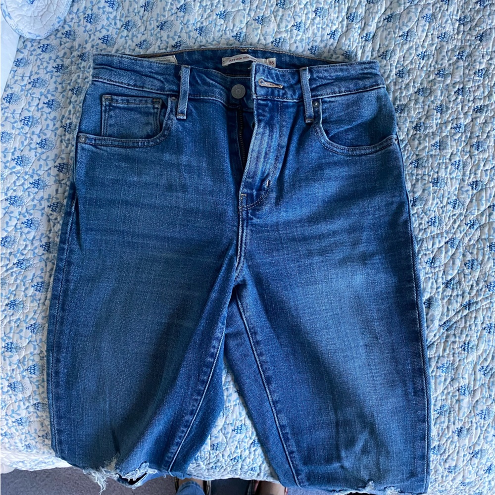 Levis 721 High Rise Ripped Jeans - Picture 4 of 7